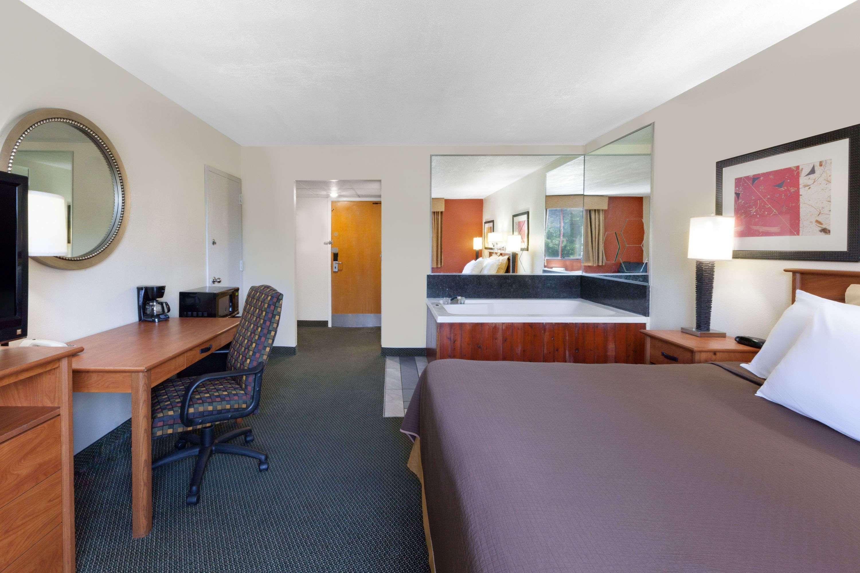 Travelodge By Wyndham Jackson Esterno foto